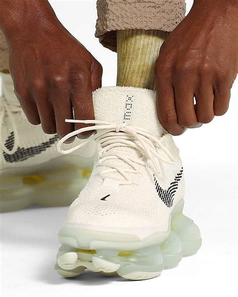 what brand sneakers has flyknit.